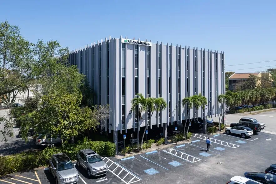 Exterior of the ClareMedica building at 5901 SW 74th St, South Miami — AMMA Aesthetics is located in Suite 302