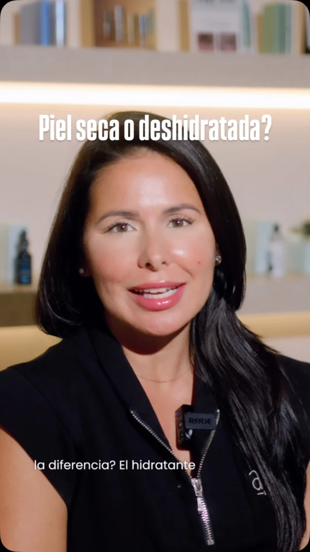 ¿Hidratante o humectante? 🤔 La mayoría los usa MAL… y ni lo sabe.

Uno atrae el agua a tu piel. El otro la sella para que no se escape. Usarlos en el orden equivocado puede estar saboteando tu glow ✨

Nuestra lead esthetician te revela en el video cuál va primero y por qué? 

👇 Dinos: ¿cuál tu usas?
💾 Guarda este reel para tu próxima rutina de noche
🏷️ Etiqueta a esa amiga que siempre pregunta qué ponerse primero

📲 ¿Lista para una piel que de verdad retiene la hidratación? 

BOOK NOW
📲 Call/WhatsApp: (786) 558-4239
💬 DM us on Instagram
📅 Book through the link in our bio

#Hidratacion #SkincareTips #AcidoHialuronico #AmmaAesthetics #SkinBarrier